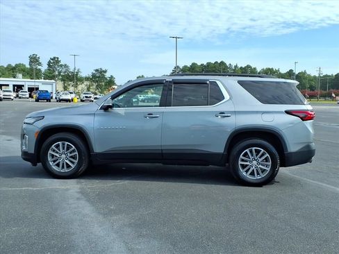 Used 2023 Chevrolet Traverse LT FWD image 14