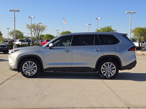 Used 2024 Toyota Grand Highlander Platinum image 4