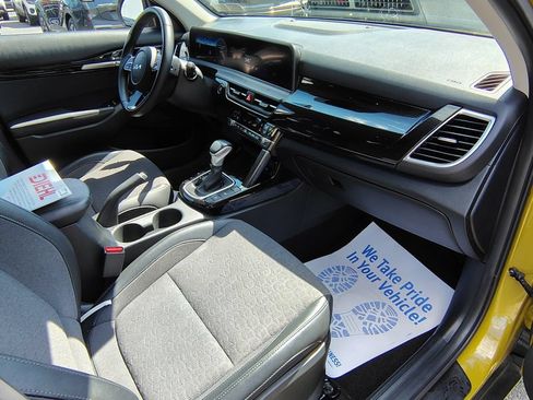 Certified 2024 Kia Seltos S AWD/4WD image 16