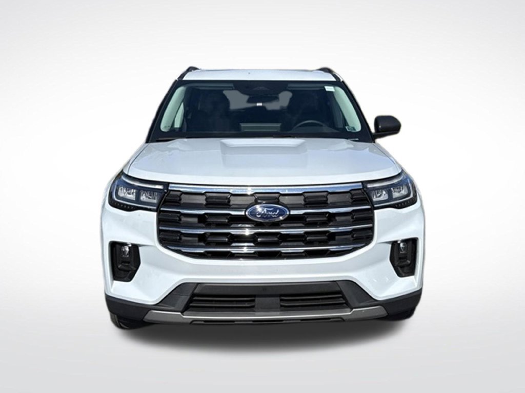 Used 2025 Ford Explorer Active w/ Active Comfort Package AWD/4WD image 2