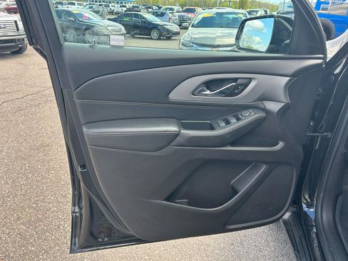 Used 2018 Chevrolet Traverse LS FWD image 15