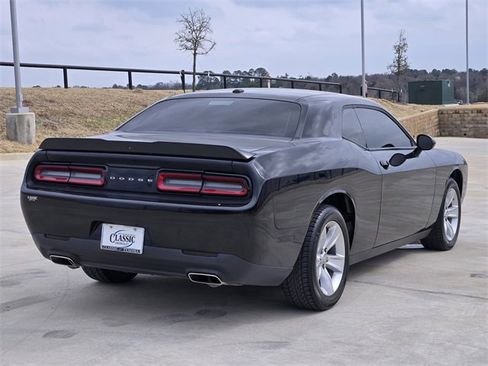 Used 2023 Dodge Challenger SXT image 8