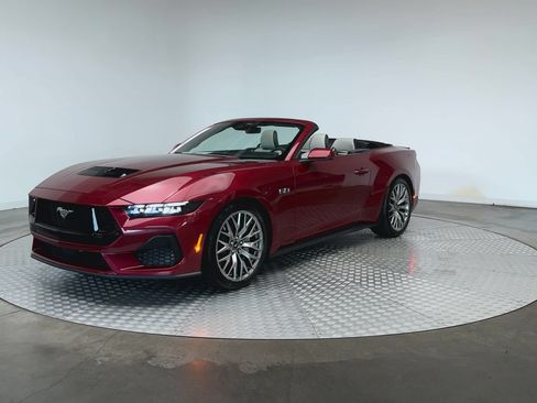 Used 2025 Ford Mustang GT Premium RWD image 4