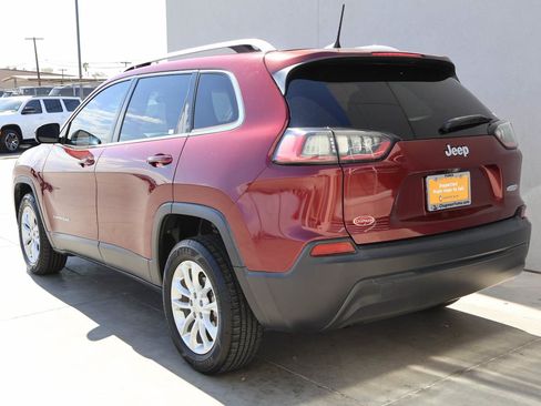Used 2019 Jeep Cherokee Latitude w/ Popular Appearance Group FWD image 3