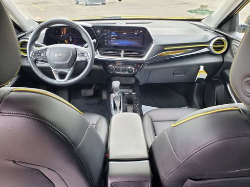 Used 2024 Chevrolet Trax ACTIV w/ Sunroof Package FWD image 13