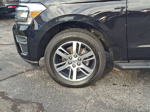 Used 2024 Ford Expedition Limited AWD/4WD image 8
