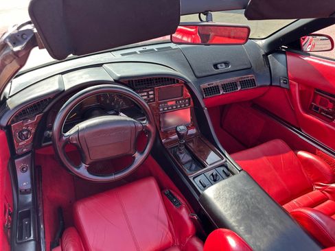 Used 1992 Chevrolet Corvette Convertible RWD image 16