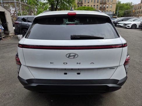 Used 2025 Hyundai Kona SEL AWD/4WD image 5