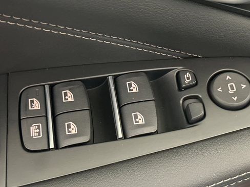 Used 2026 BMW X7 xDrive40i w/ M Sport Package image 13