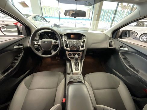 Used 2014 Ford Focus SE w/ SE Winter Package image 8