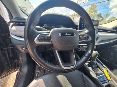 Used 2022 Jeep Compass Latitude AWD/4WD image 9