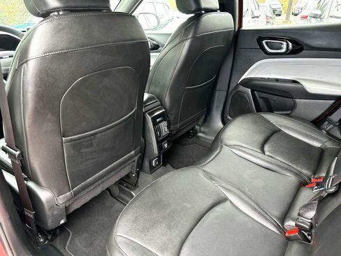 Used 2025 Jeep Compass Limited AWD/4WD image 24