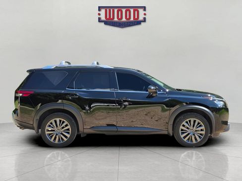 Used 2025 Nissan Pathfinder SL w/ SL Premium Package AWD/4WD image 2