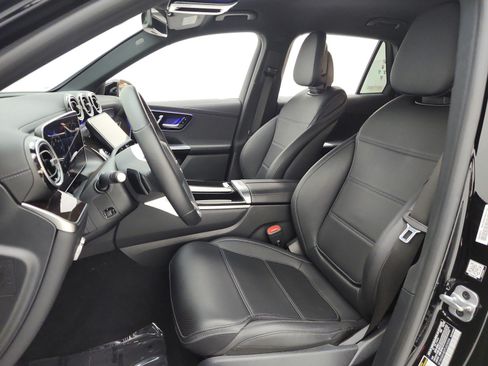 Used 2023 Mercedes-Benz GLC 300 4MATIC image 13