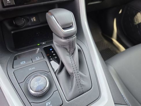 Used 2025 Toyota RAV4 XSE w/ Advanced Technology Package AWD/4WD image 37