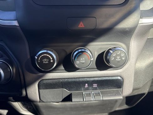 Used 2019 RAM 1500 Big Horn image 29