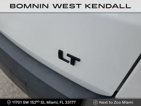 Used 2022 Chevrolet Traverse LT w/ Midnight/Sport Edition image 10