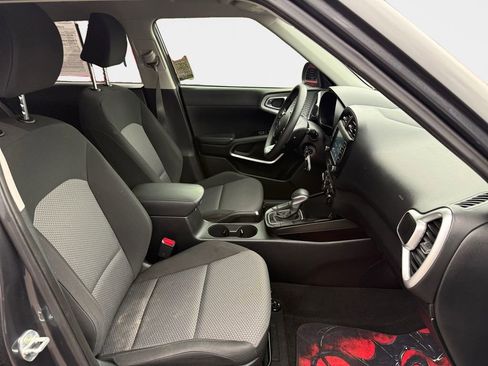 Used 2021 Kia Soul LX FWD image 19