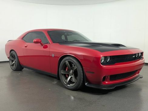 Used 2016 Dodge Challenger SRT Hellcat RWD image 2