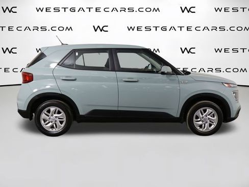 Used 2025 Hyundai Venue SE FWD image 40