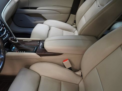 Used 2013 Cadillac XTS Premium AWD/4WD image 8
