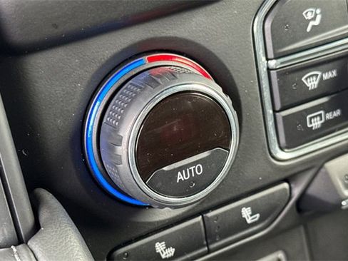 Used 2022 Chevrolet Tahoe LT w/ Luxury Package image 30