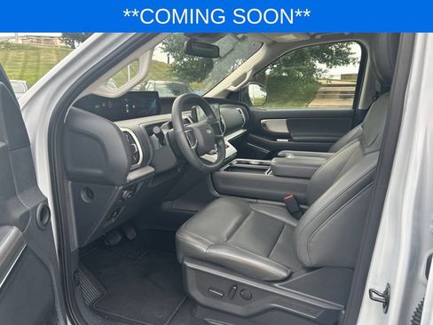 Used 2025 Ford Expedition Max Active AWD/4WD image 9
