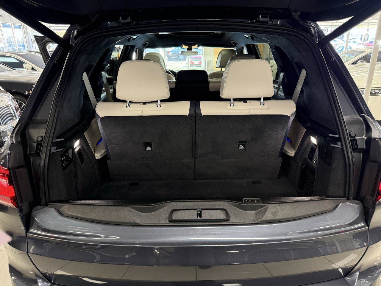 Used 2019 BMW X7 xDrive50i w/ Executive Package AWD/4WD image 39