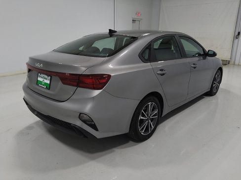 Used 2022 Kia Forte LXS FWD image 9