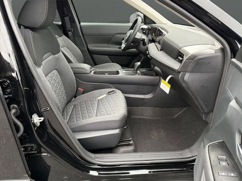 New 2026 Nissan Kicks SV image 29