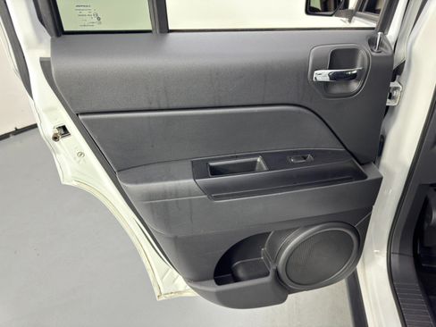 Used 2015 Jeep Patriot Sport w/ Power Value Group FWD image 31