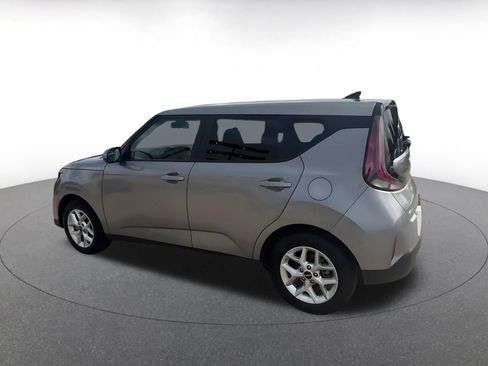 Used 2025 Kia Soul LX w/ LX Technology Package image 10