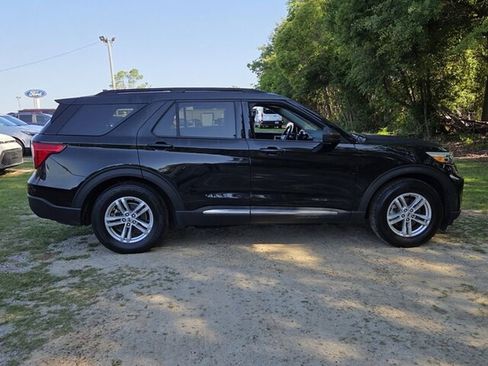 Used 2024 Ford Explorer XLT w/ Equipment Group 202A RWD image 15