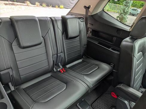 Certified 2024 Volkswagen Atlas SEL AWD/4WD image 17