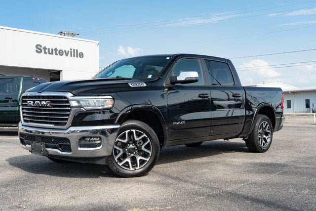 Used 2025 RAM 1500 Laramie AWD/4WD image 1