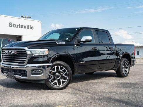 Used 2025 RAM 1500 Laramie AWD/4WD image 1