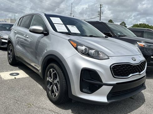 Used 2022 Kia Sportage LX FWD image 2