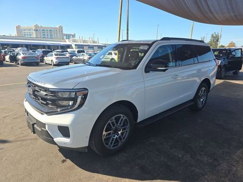 Used 2025 Ford Expedition Active image 10