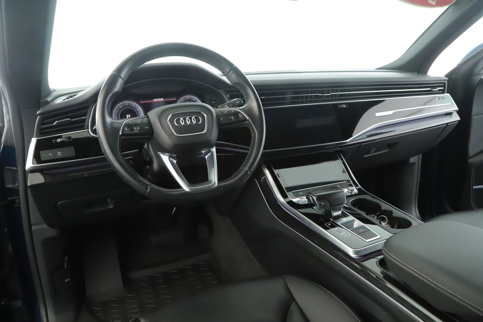 Used 2019 Audi Q8 Premium Plus w/ Premium Plus AWD/4WD image 2