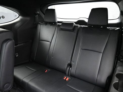 Certified 2025 Toyota Highlander XSE image 31