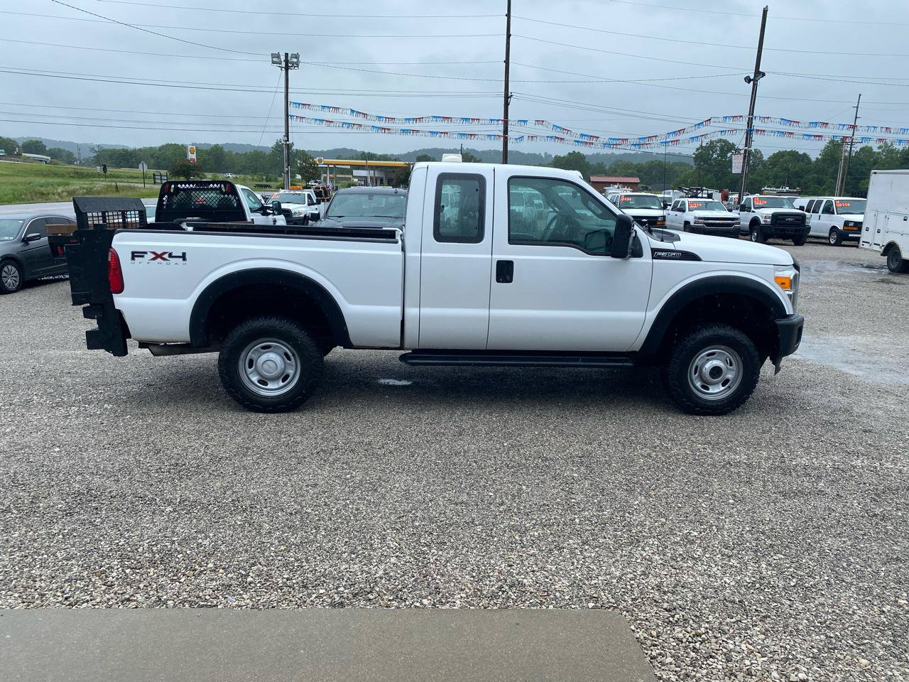 Used 2012 Ford F350 4x4 SuperCab Super Duty image 2