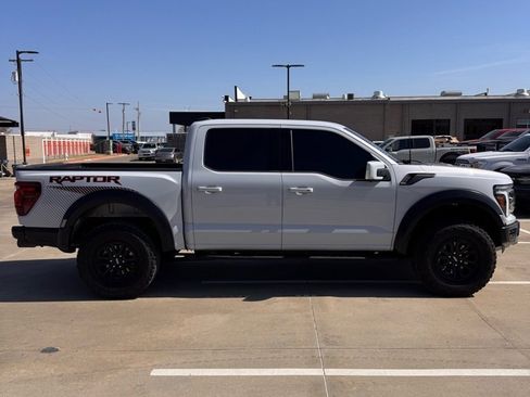 Used 2025 Ford F150 Raptor image 9