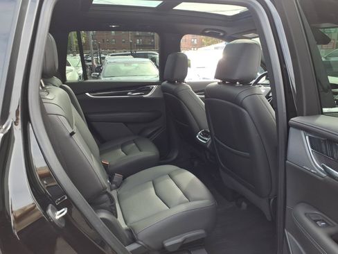 Certified 2024 Cadillac XT6 Premium Luxury w/ LPO, Floor Liner Package AWD/4WD image 37