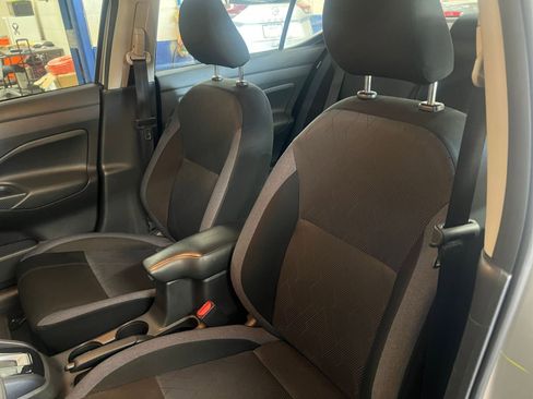Used 2025 Nissan Versa SV FWD image 22
