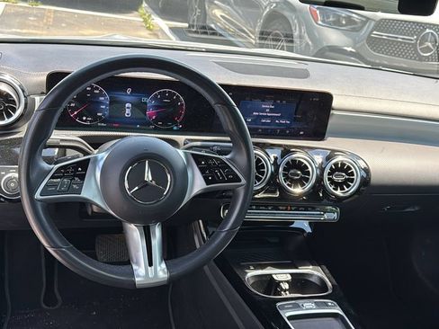 Used 2025 Mercedes-Benz CLA 250 image 23