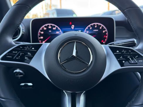 Certified 2025 Mercedes-Benz GLC 300 4MATIC image 28