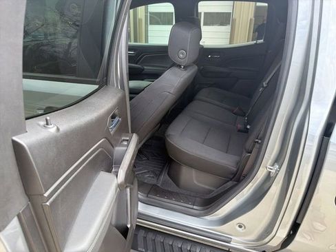 Used 2023 Chevrolet Colorado LT w/ LT Convenience Package II image 19