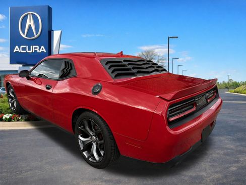 Used 2016 Dodge Challenger SXT Plus RWD image 4