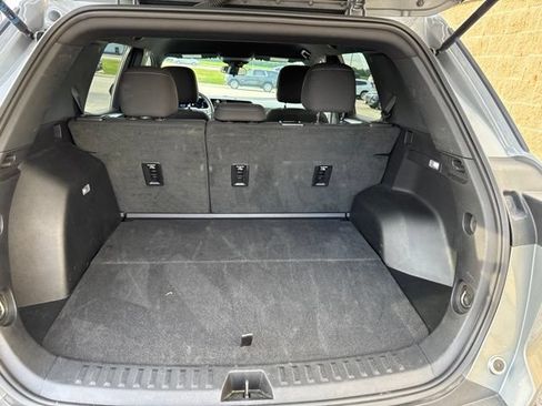 Used 2025 Chevrolet Equinox LT AWD/4WD image 10