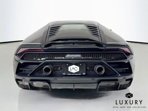 Used 2021 Lamborghini Huracan EVO image 7